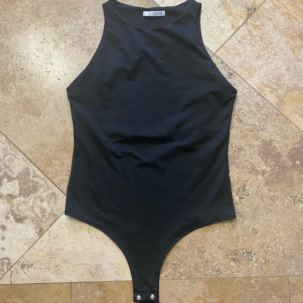 REORIA black short sleeve bodysuit black size medium